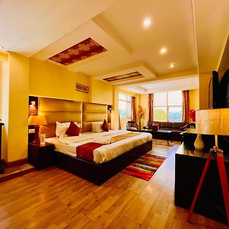 The Reo Luxury Hotel - Haridvár Kültér fotó