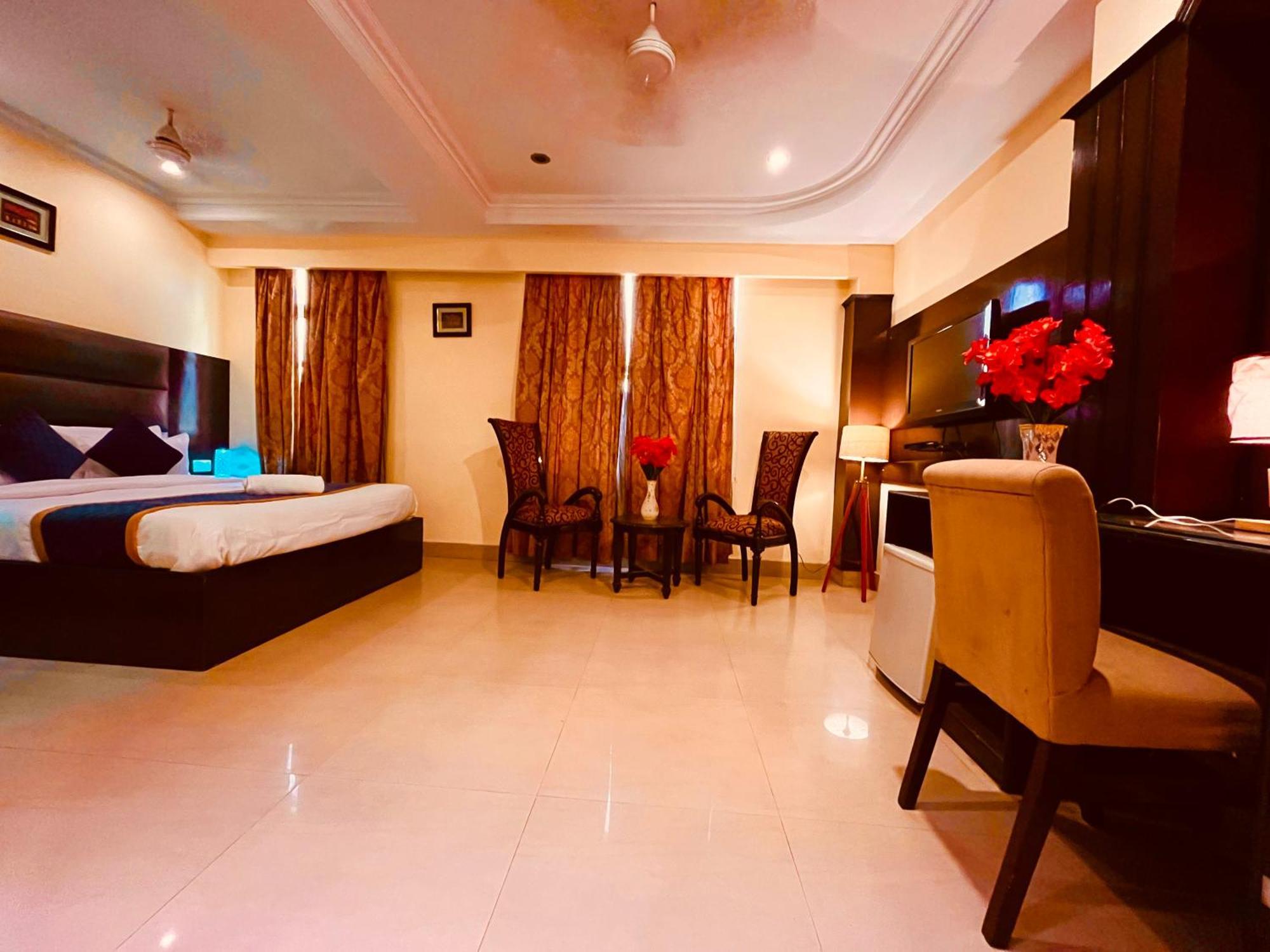 The Reo Luxury Hotel - Haridvár Kültér fotó