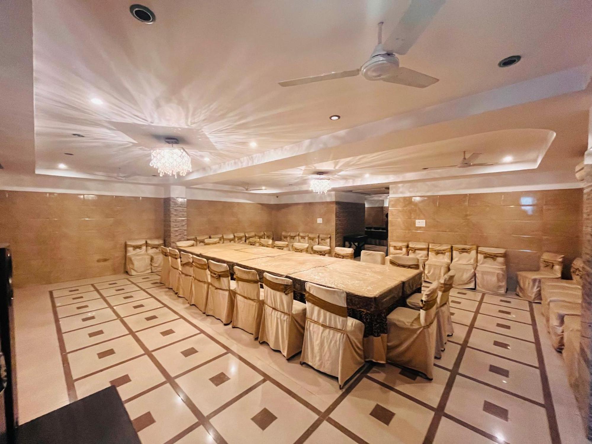 The Reo Luxury Hotel - Haridvár Kültér fotó